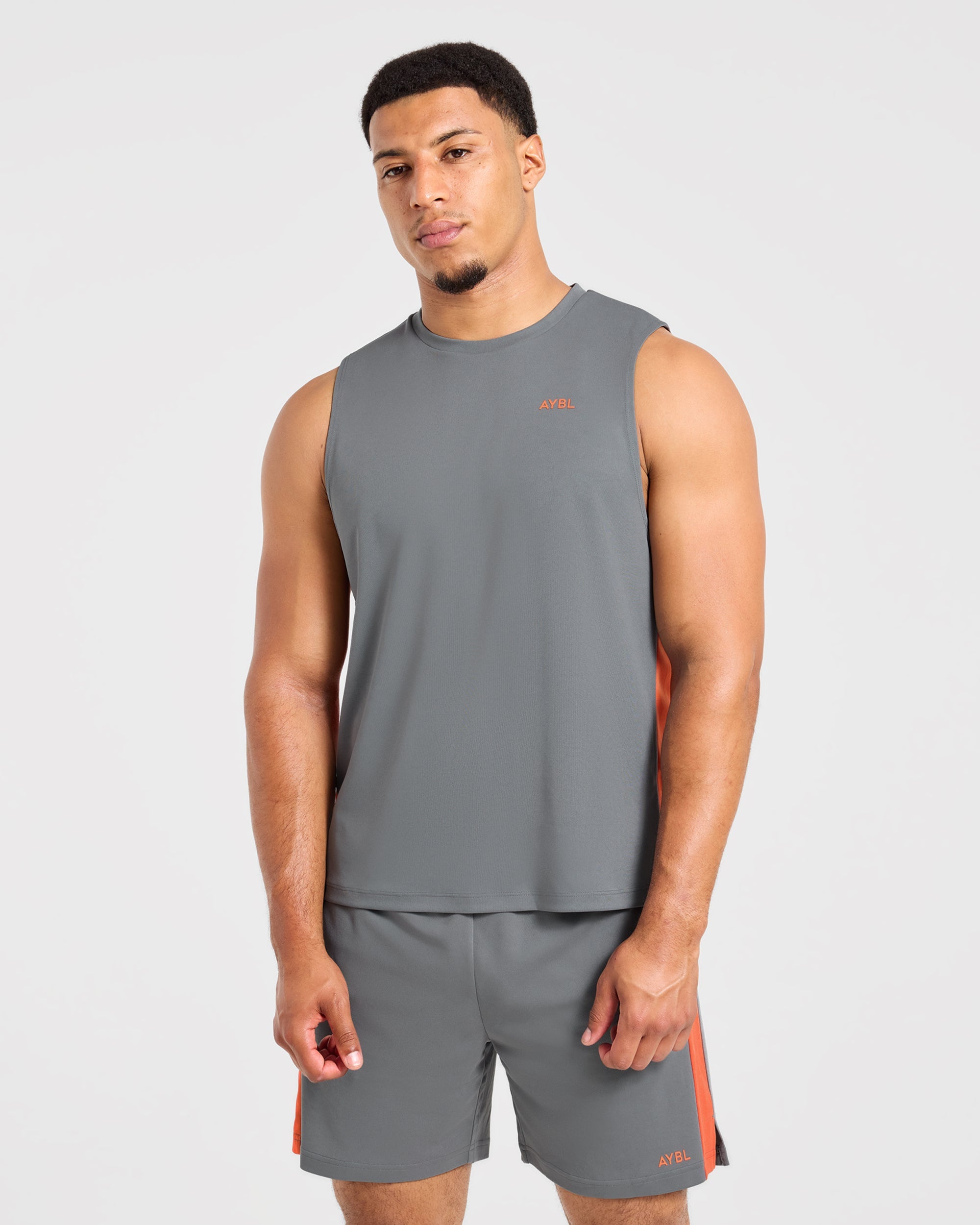 Mens28.0516915